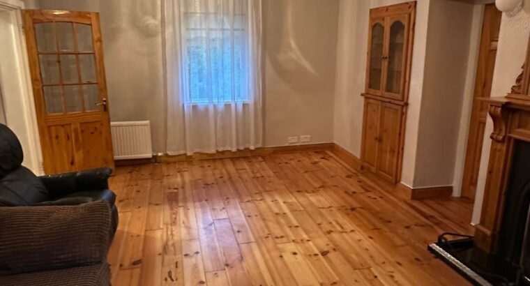Casă spațioasă de tip bungalow cu 3 dormitoare duble