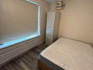 Room with a Private En-Suite Bathroom