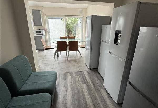 Room with a Private En-Suite Bathroom