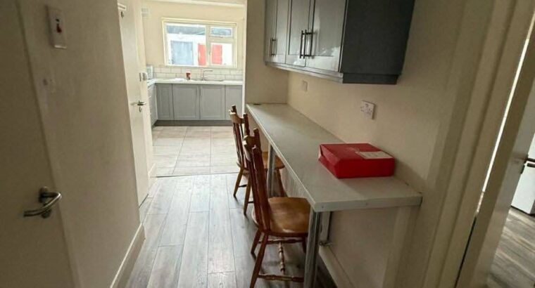 Room with a Private En-Suite Bathroom