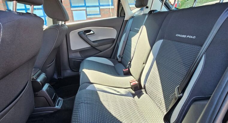 Volkwagen Polo Cross-2016 Automatic 1.2