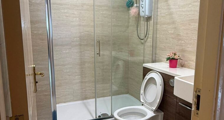 Room to Rent for a Couple or Single Person – Dublin 17