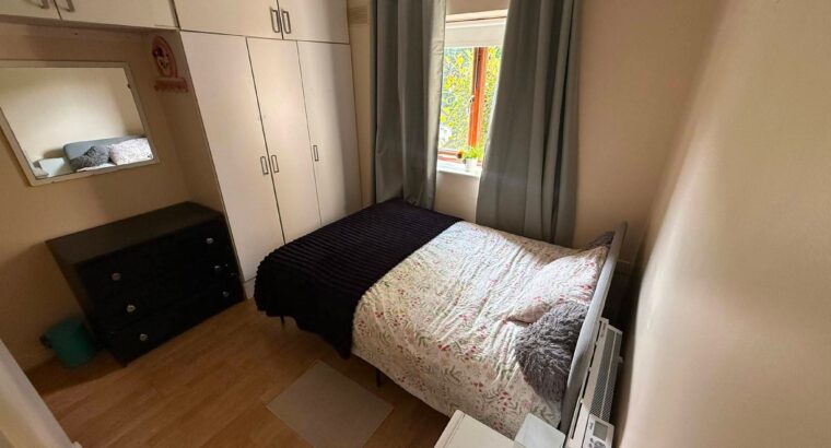 Room to Rent for a Couple or Single Person – Dublin 17