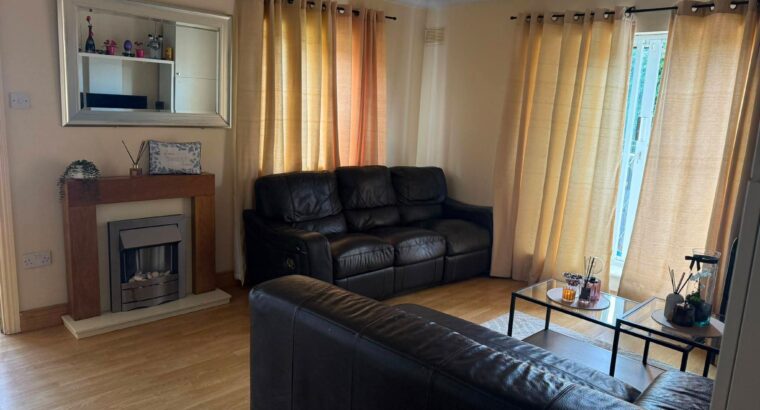 Room to Rent for a Couple or Single Person – Dublin 17